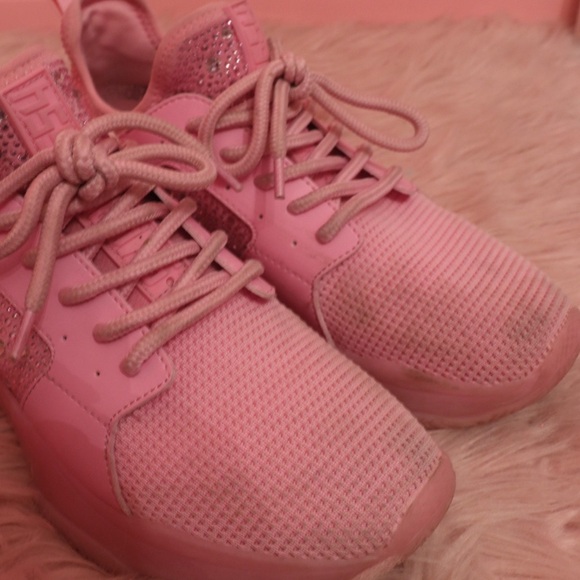 BOGO Steve Madden Maxima Sneakers - Picture 4 of 7